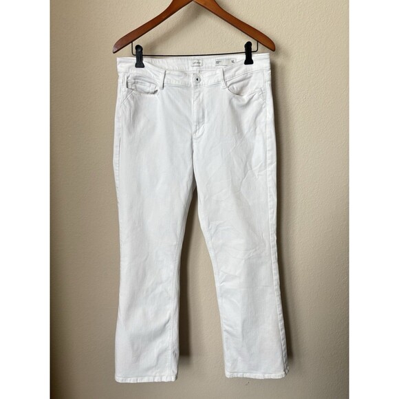 J.Jill Women’s Size 10R White Barely Flare Denim Jeans - Picture 1 of 4